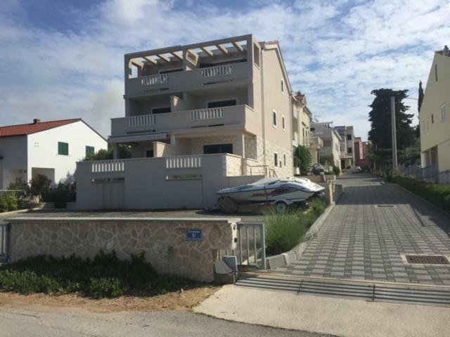 Apartmani Irina Vodice Exteriér fotografie